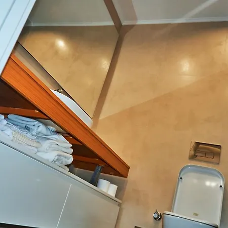 Διαμέρισμα Luxurious And Comfy Views Pool Sauna Parking