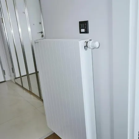 Luxurious And Comfy Views Pool Sauna Parking Διαμέρισμα