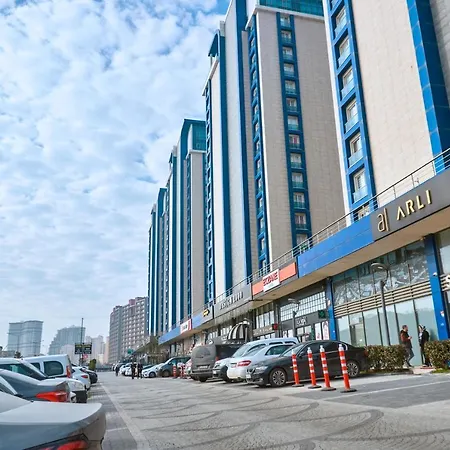 Διαμέρισμα Luxurious And Comfy Views Pool Sauna Parking