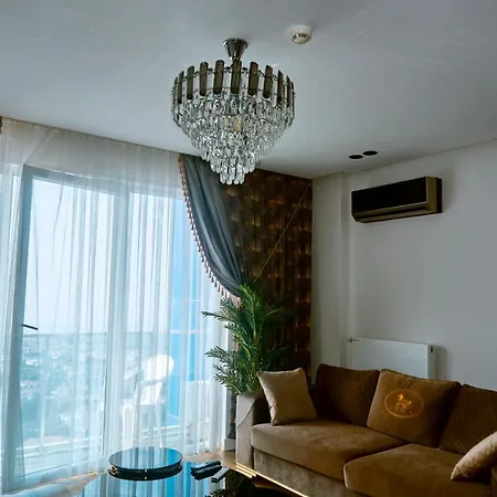 Luxurious And Comfy Views Pool Sauna Parking Διαμέρισμα *
