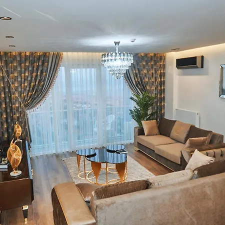 Luxurious And Comfy Views Pool Sauna Parking Διαμέρισμα