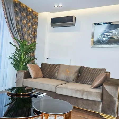 Διαμέρισμα Luxurious And Comfy Views Pool Sauna Parking *