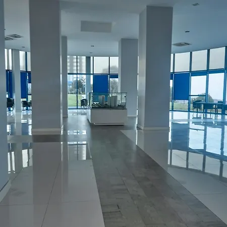 Apartament Luxurious And Comfy Views Pool Sauna Parking