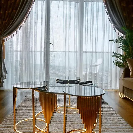 Luxurious And Comfy Views Pool Sauna Parking Apartmán *